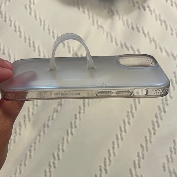 Loopy case - Picture 3 of 3